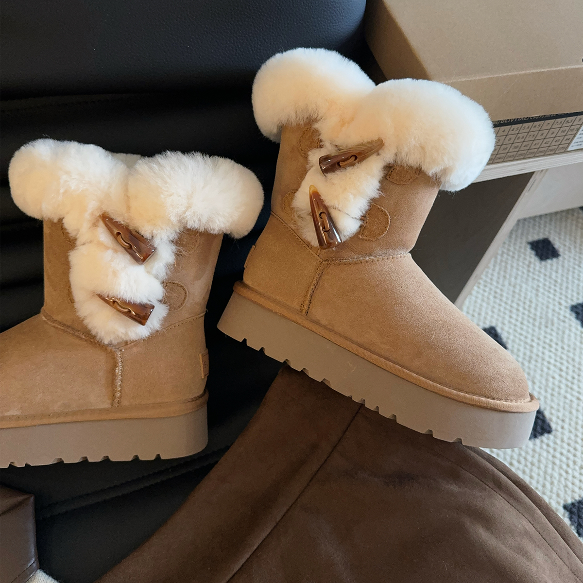 厚底雪地靴女2025新款冬季羊皮毛一体中筒靴子防滑保暖牛角扣棉鞋