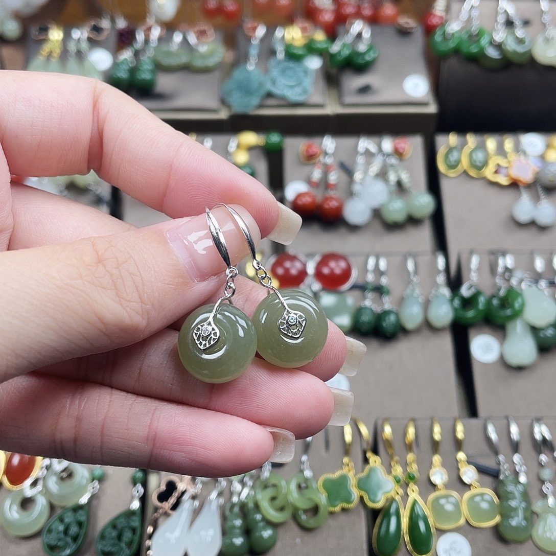 和田玉银S925镶嵌耳饰