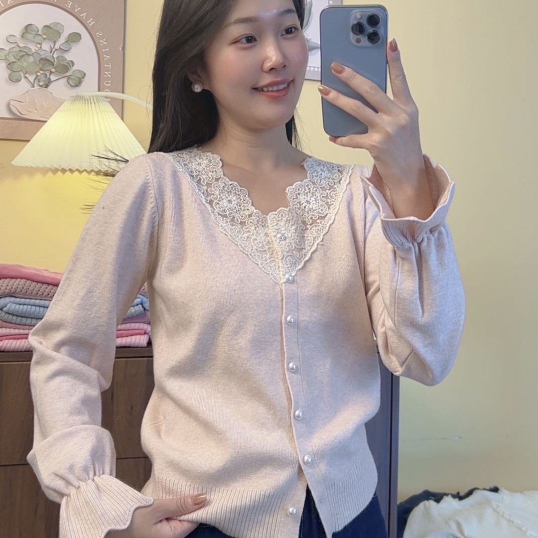 【雾粉庄园】蕾丝V领毛衣早秋新款时尚气质上衣百搭针织打底Y0078粉