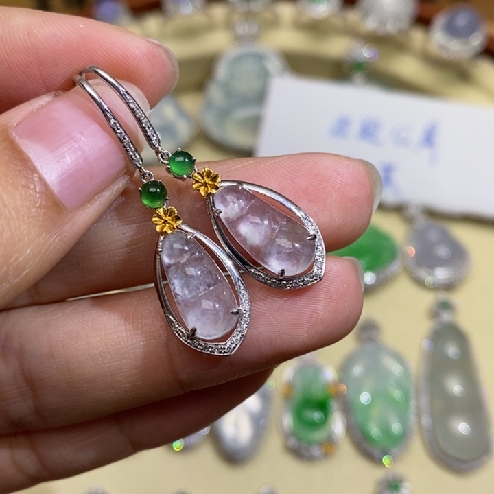 翡翠颈饰18K金镶嵌…