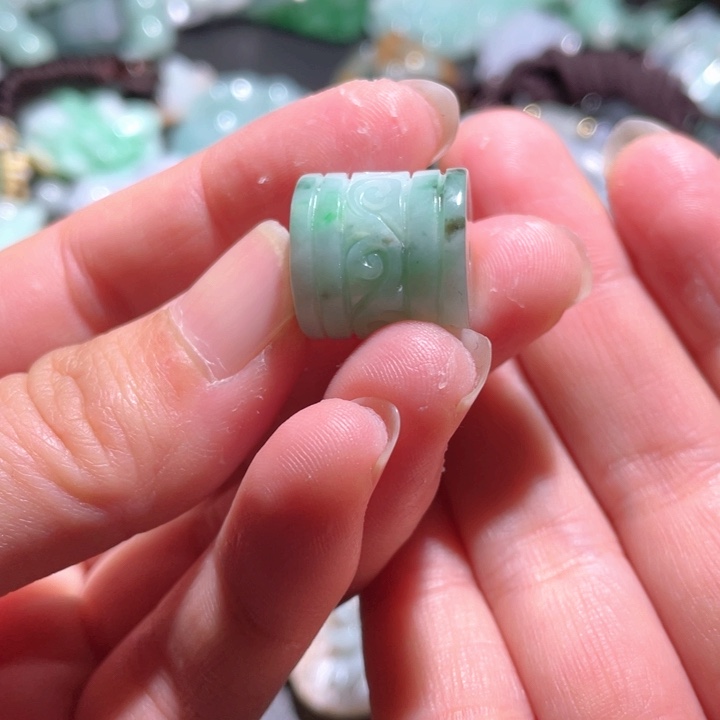 【闪购商品】翡翠颈饰未镶嵌天然翡翠