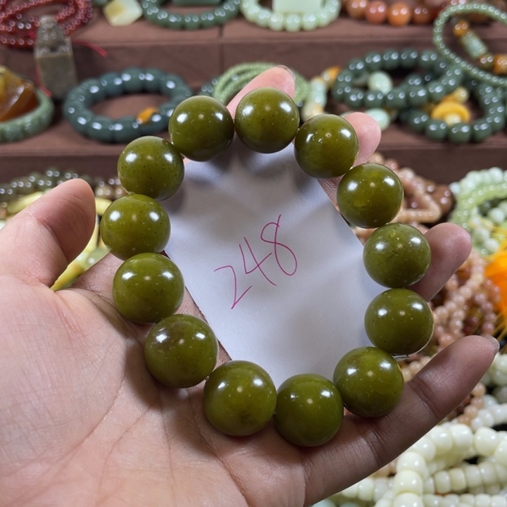 未镶嵌蛇纹石玉手链