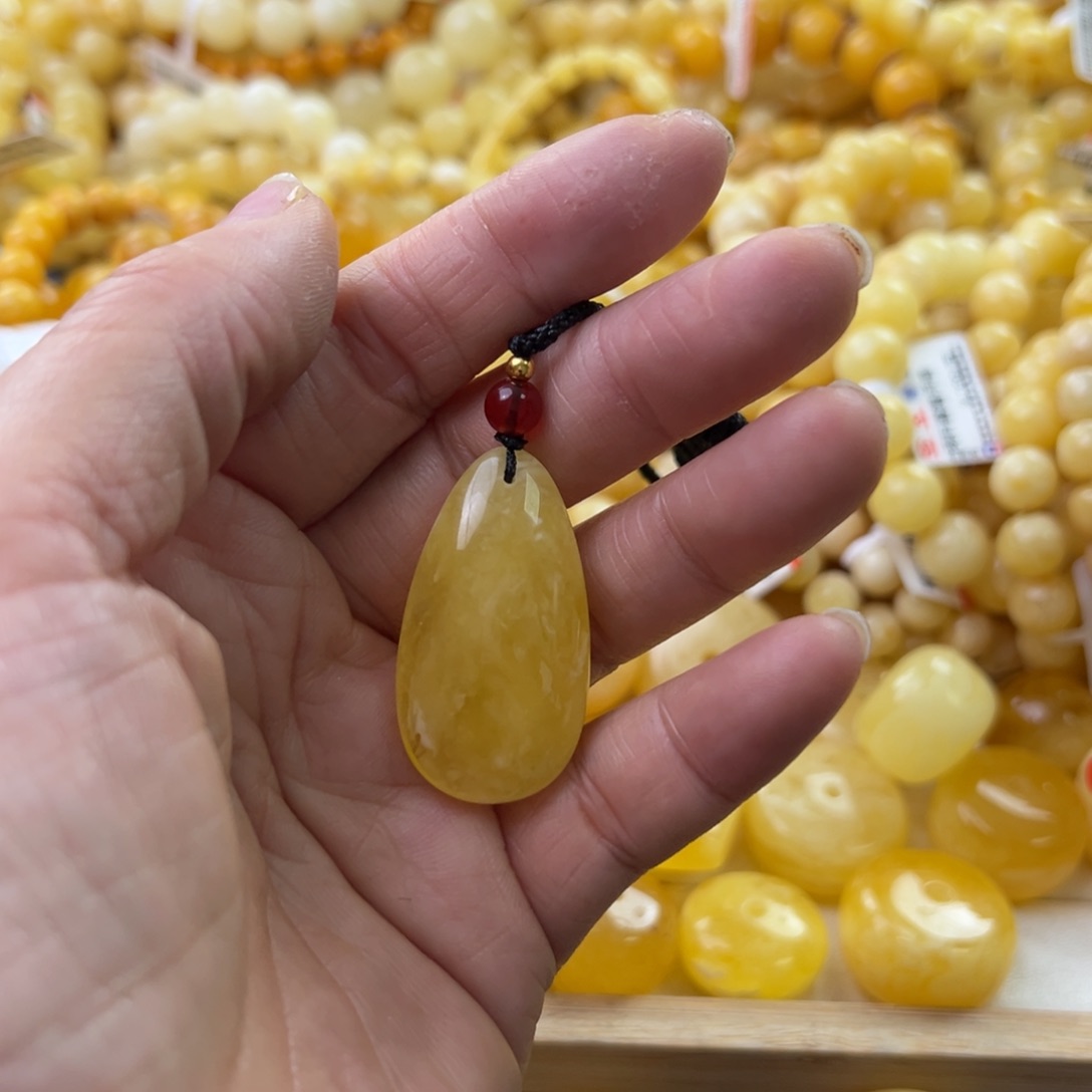 琥珀珠宝奇石未镶嵌