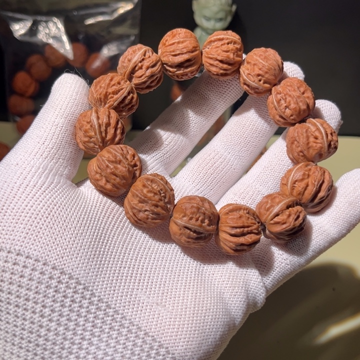 手串文玩核桃……25