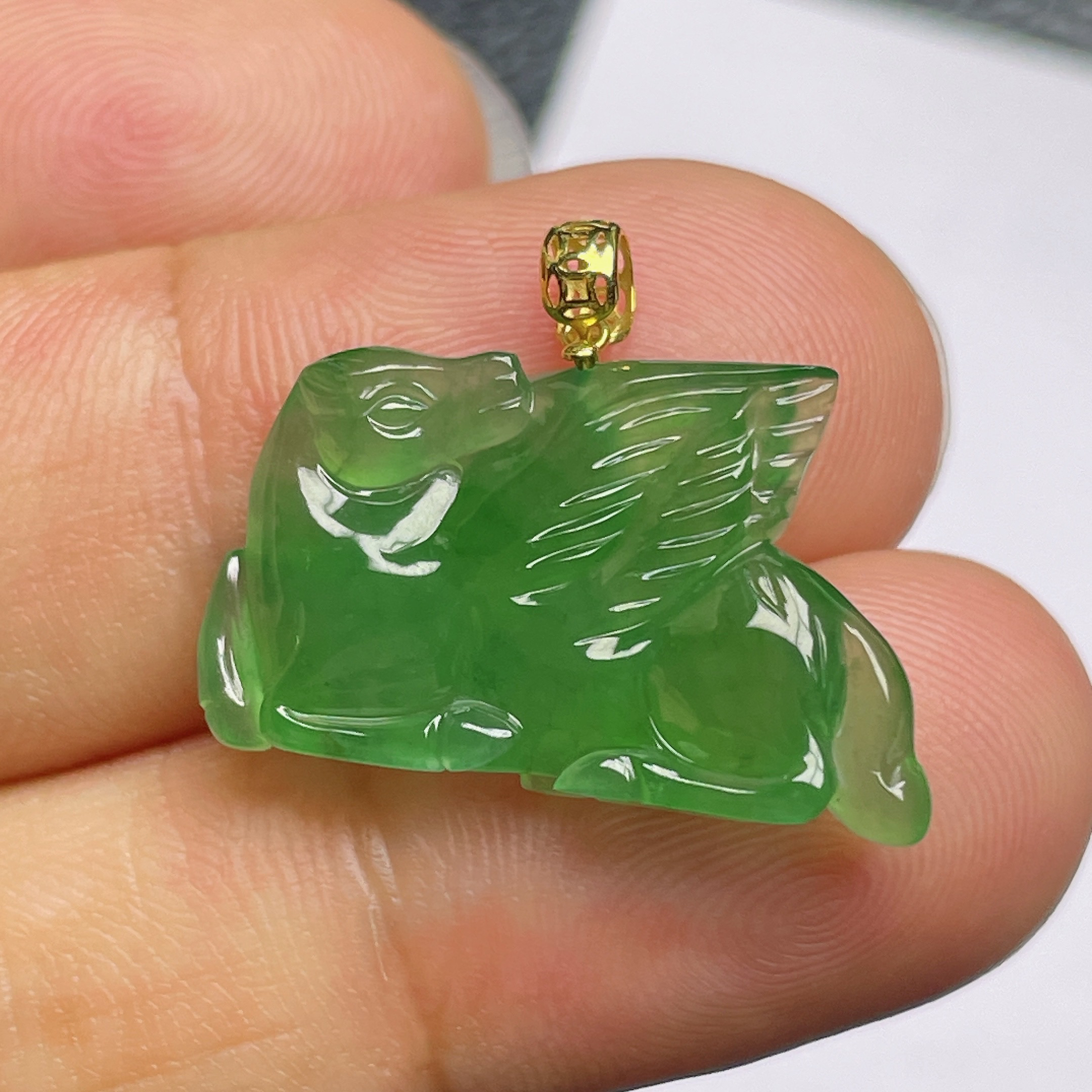 缅甸天然翡翠A货冰种满绿发马18k金扣头，22.4-17.3-4.4