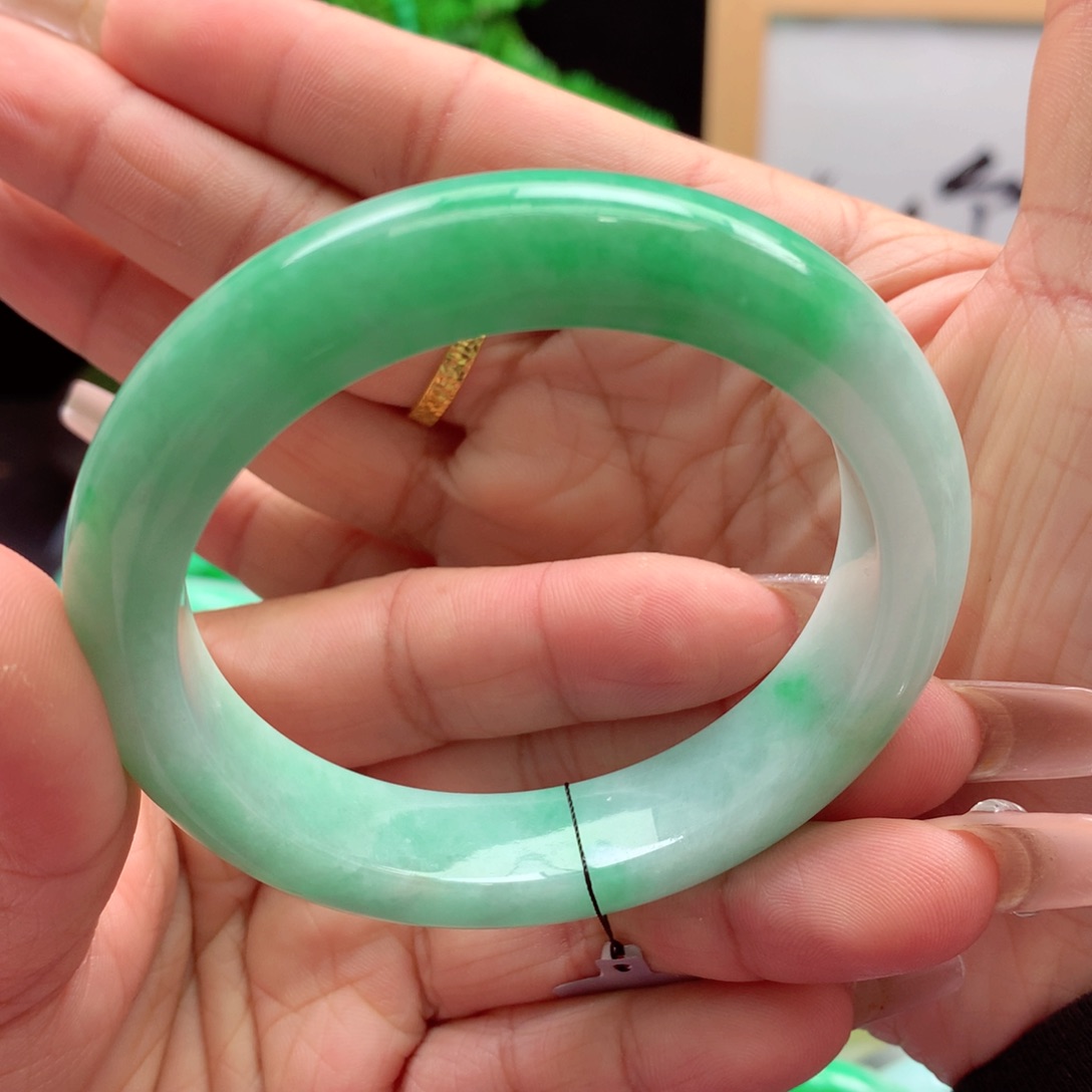未镶嵌手镯翡翠缅甸