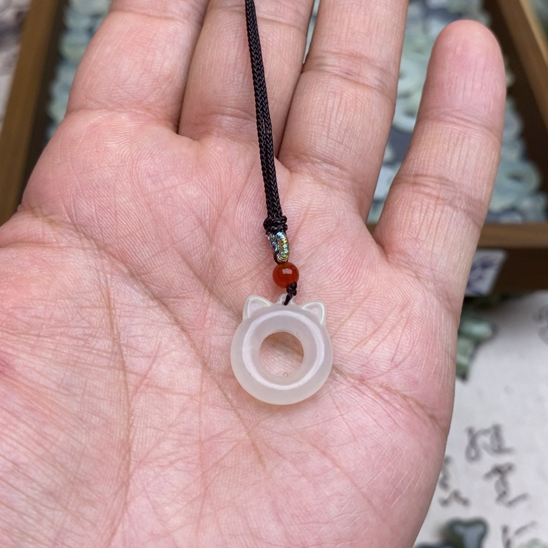 岫玉假一赔十，默认微瑕，不退不换未镶嵌