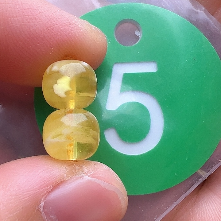 蜜蜡裸石未镶嵌金沙8m m