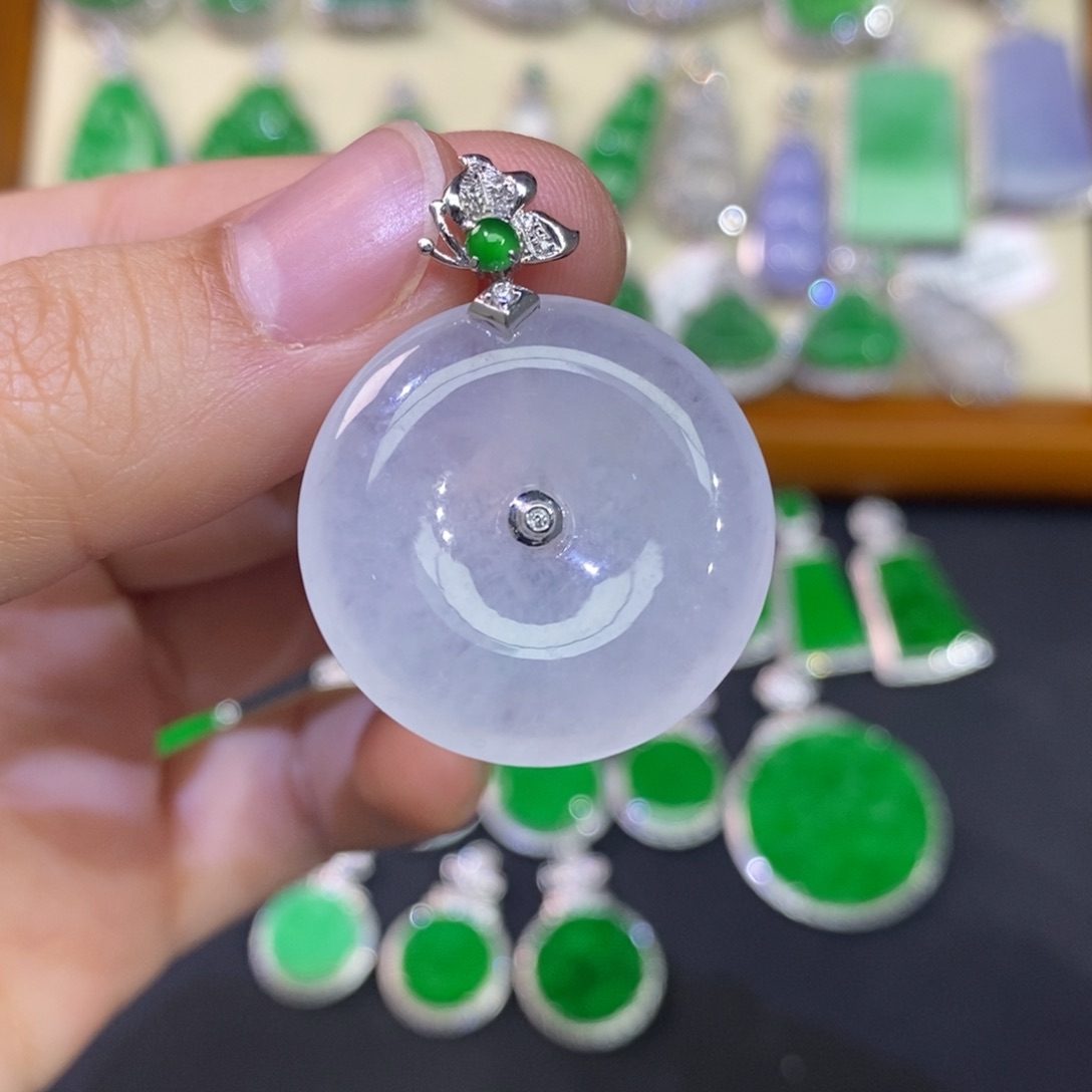 翡翠吊坠(不含链)18K金镶嵌