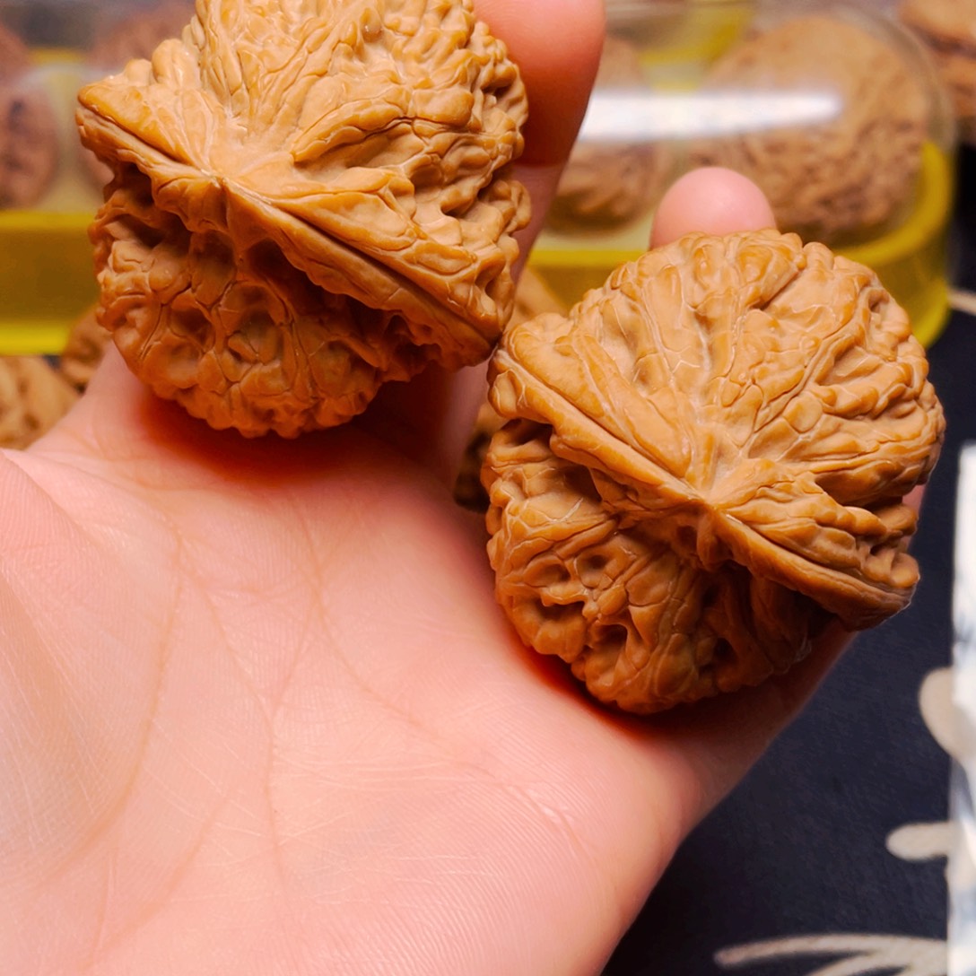 吊坠文玩核桃天*核尊一对