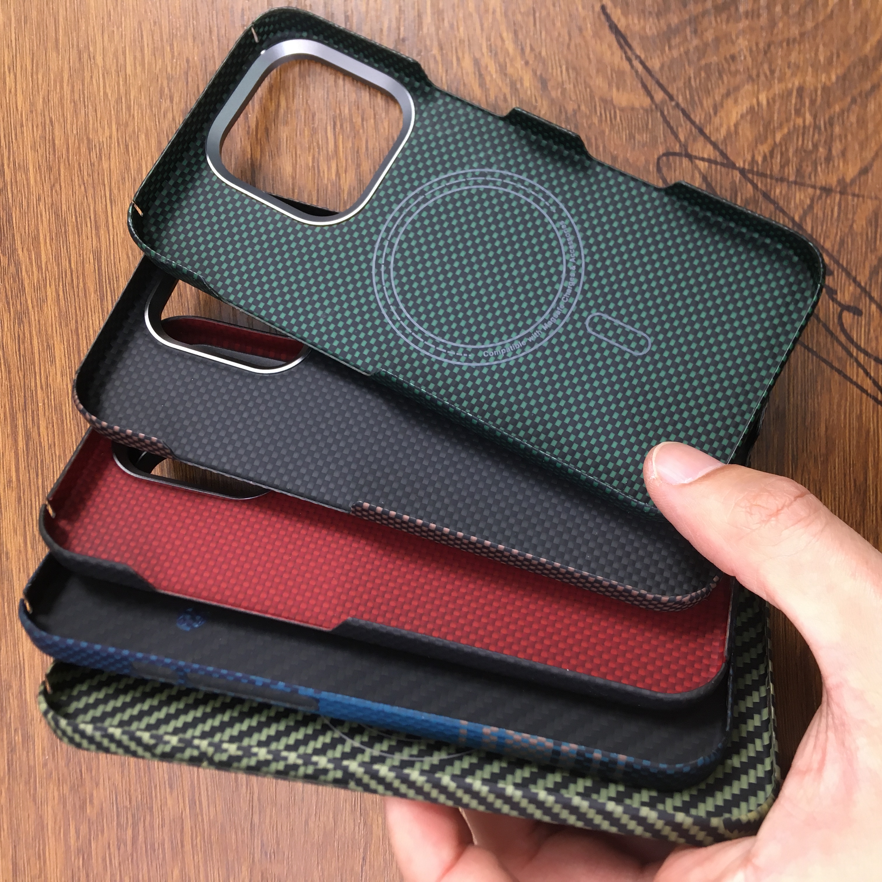 准新品  16pro三连变【瑕疵】磁吸凯夫拉手机壳