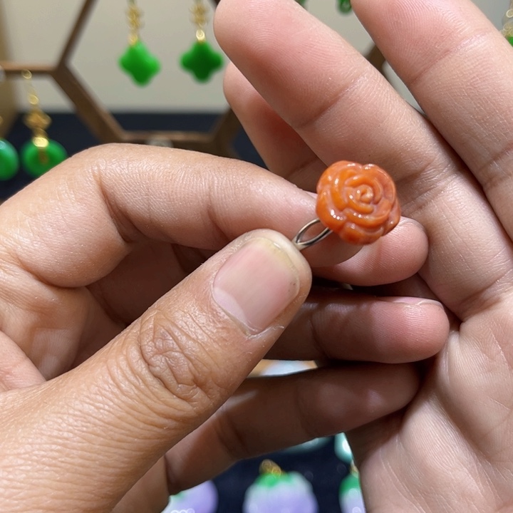 翡翠颈饰未镶嵌介子