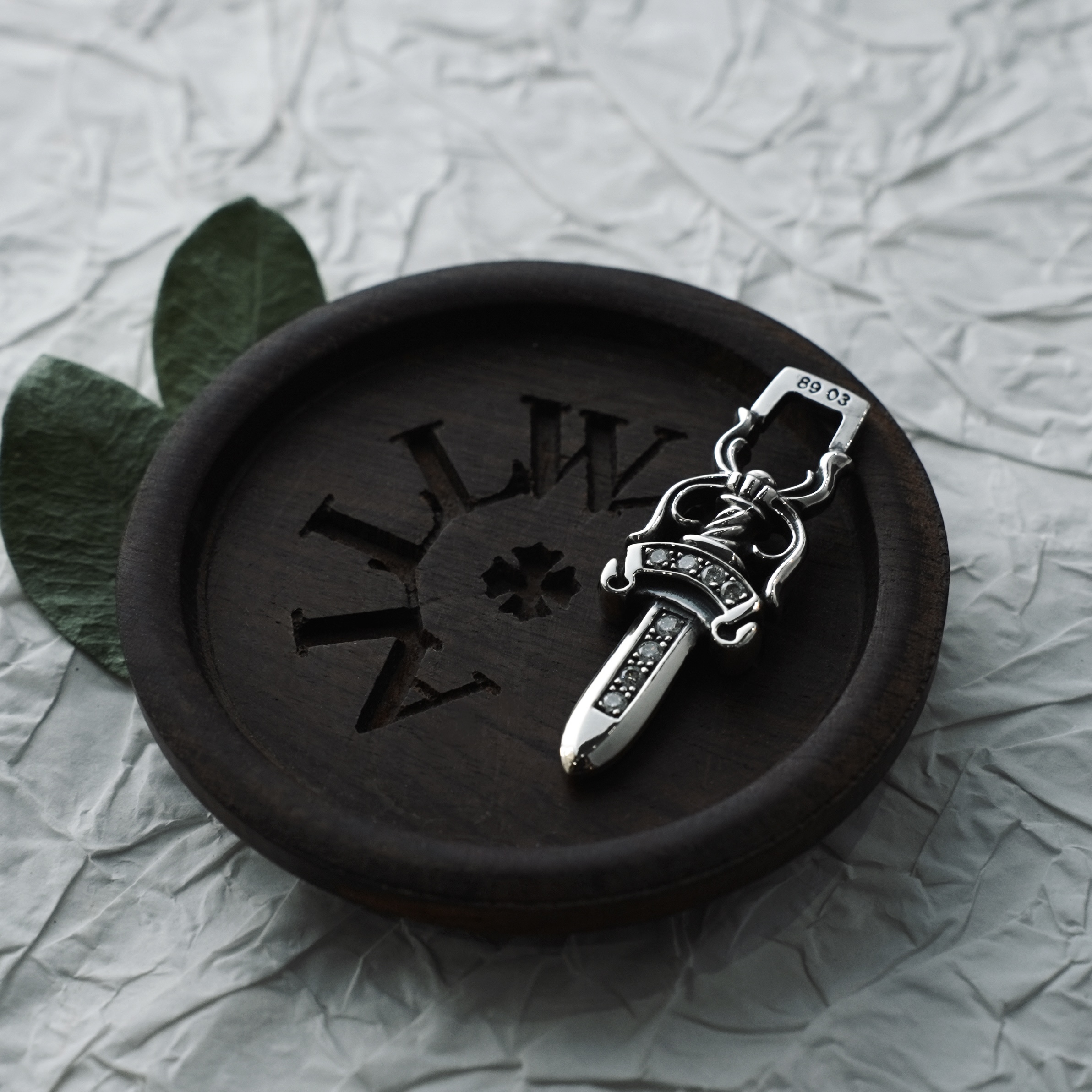 未使用 Chrome Hearts/克罗心 中号满钻宝剑吊坠克罗心项链吊坠