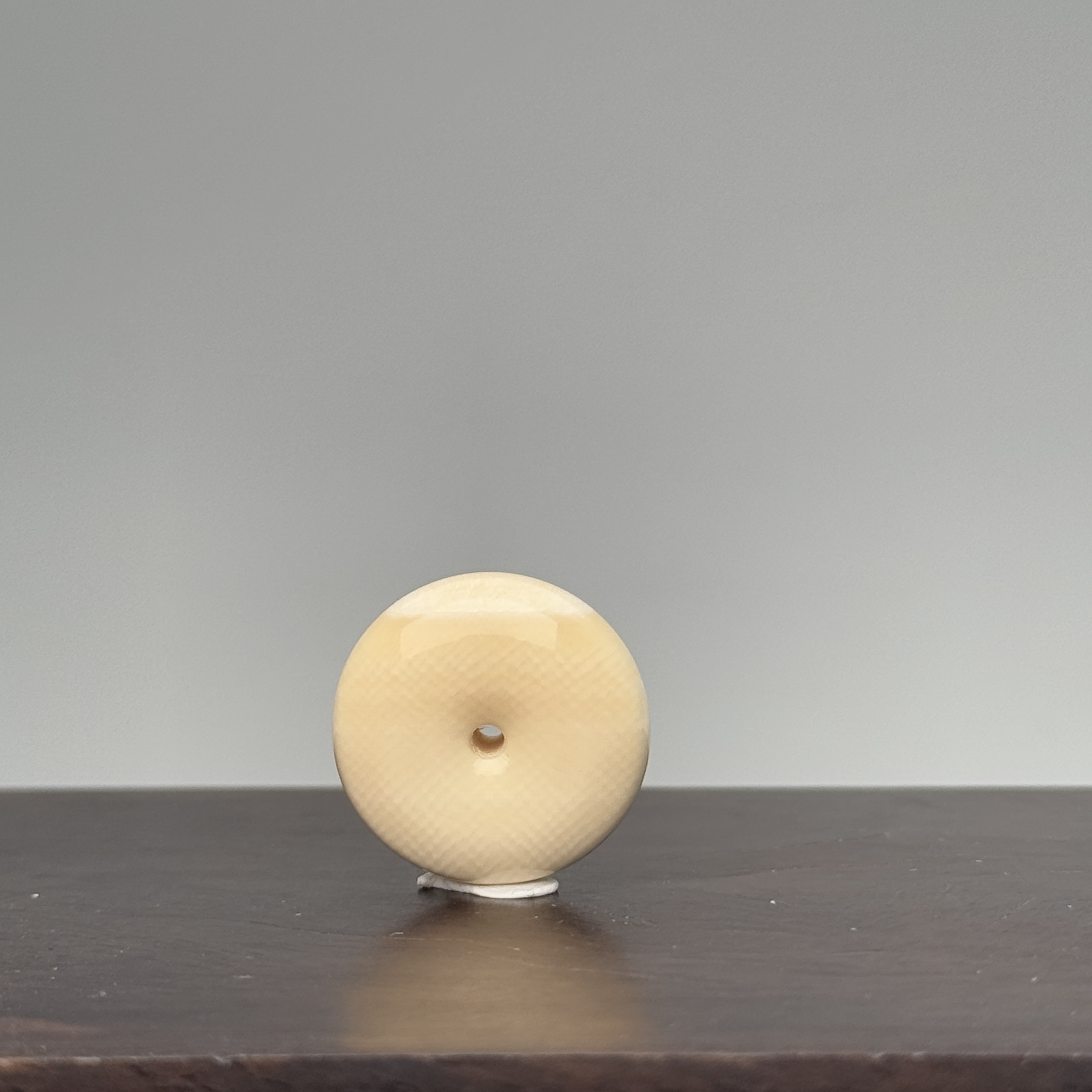 DEZHI/德志19*7mm2.9g平安扣吊坠天然猛犸牙K127