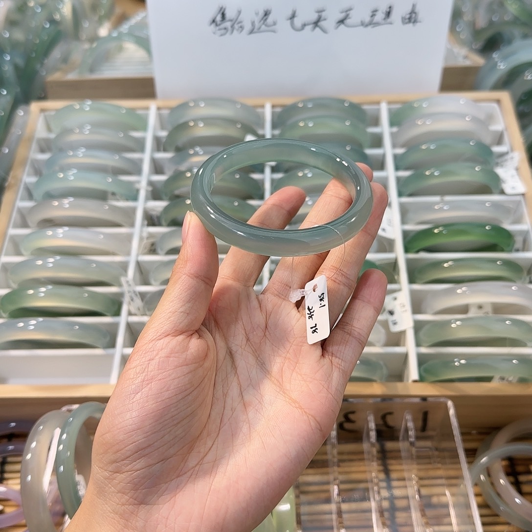 玛瑙/玉髓未镶嵌手镯圈口58.1