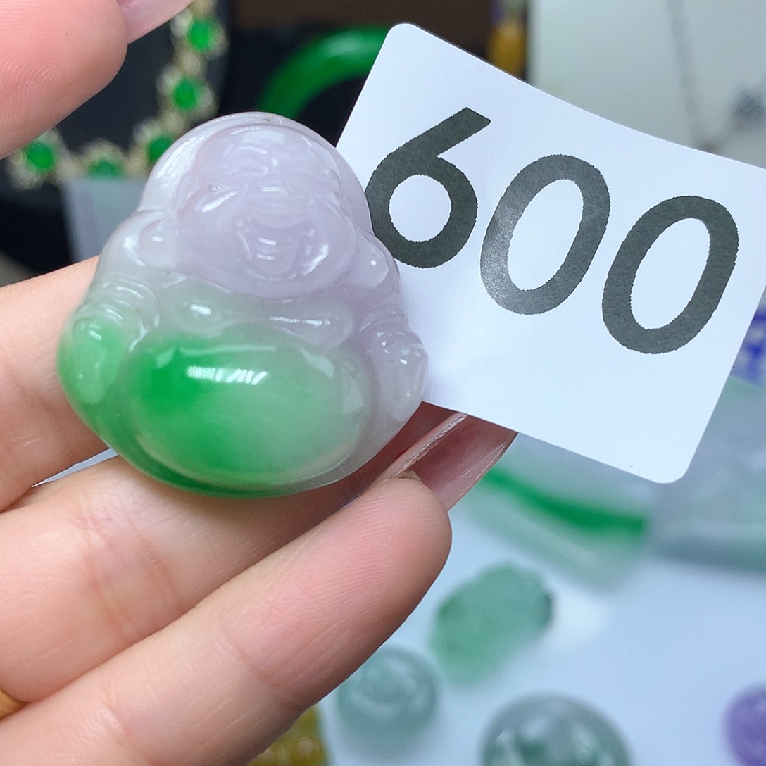 翡翠吊坠(赠链)未镶嵌