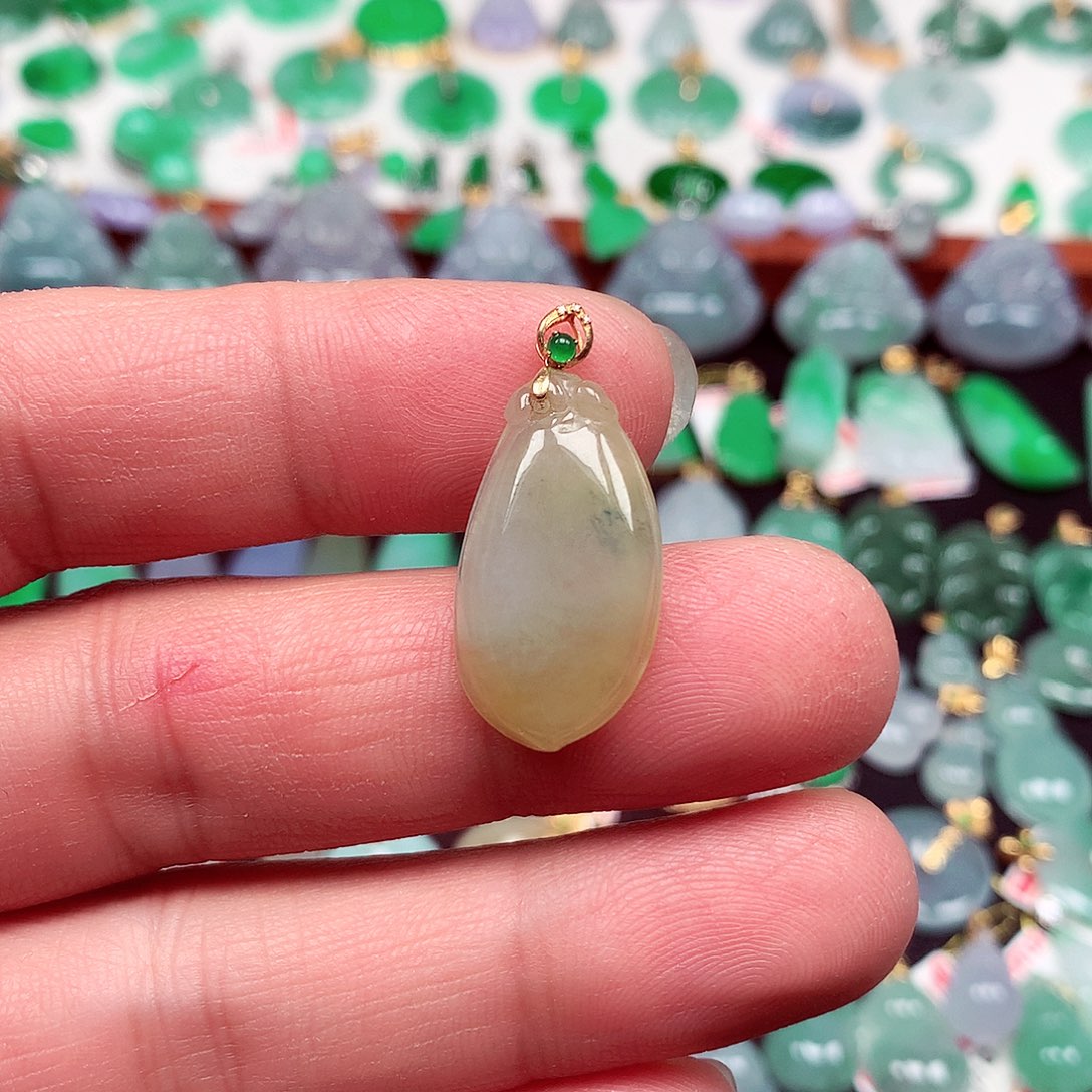 翡翠18K金镶嵌挂件