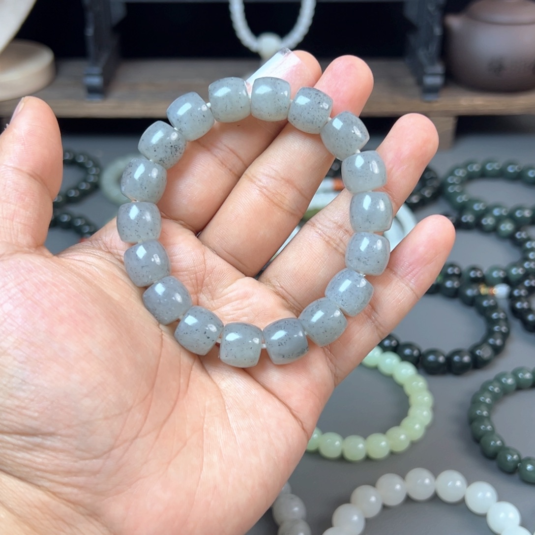 ****·和田玉未镶嵌手链