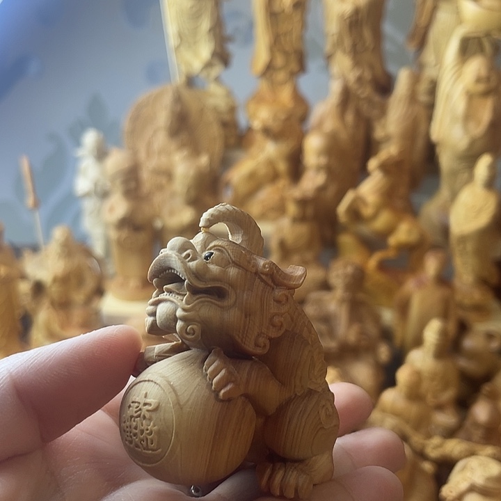 柏木（崖柏）崖柏貔貅抱球