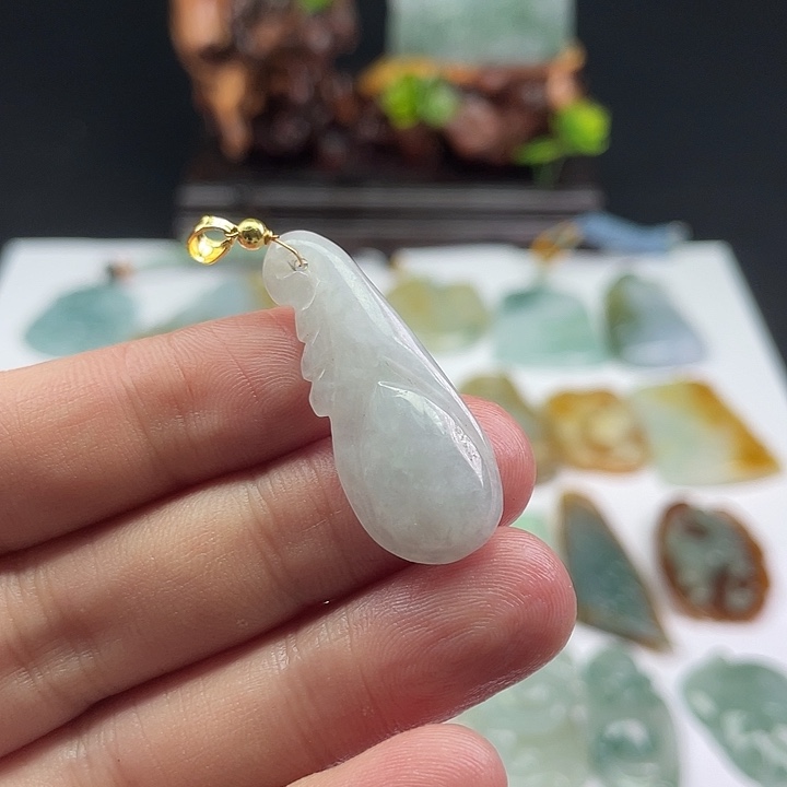 翡翠未镶嵌颈饰吊坠