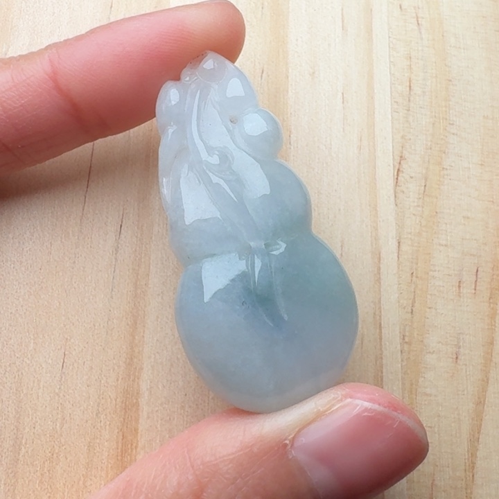 翡翠未镶嵌颈饰葫芦