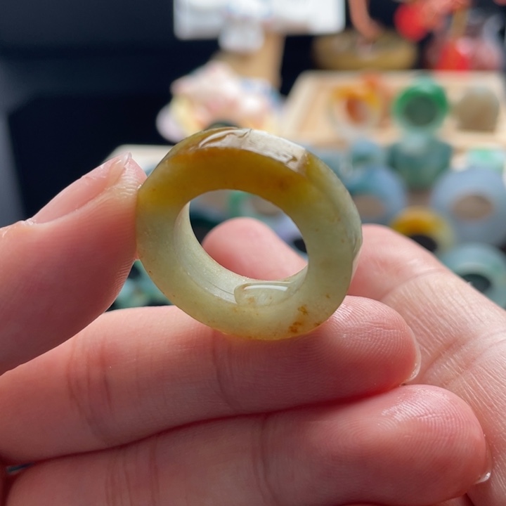 定制翡翠未镶嵌戒指