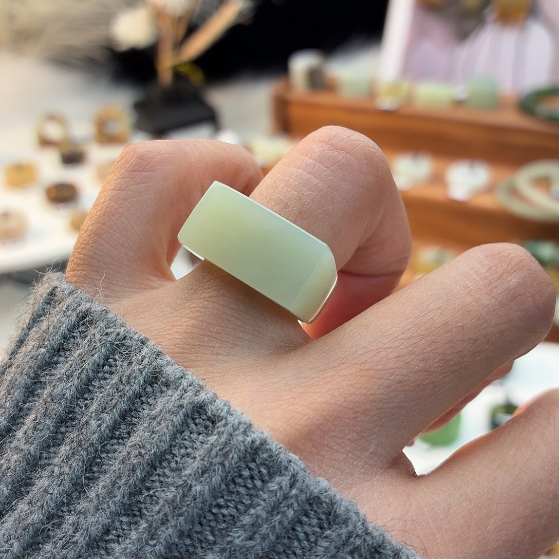 和田玉未镶嵌戒指i89果绿马鞍16.3不退换