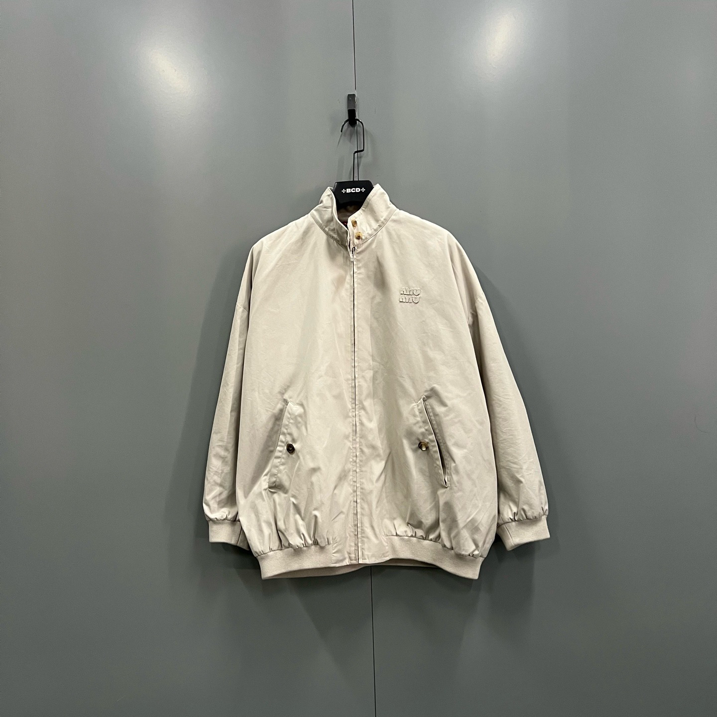 未使用 MIU MIU/缪缪 ab1130 610864 夏日系列 刺绣拉链外套 36码