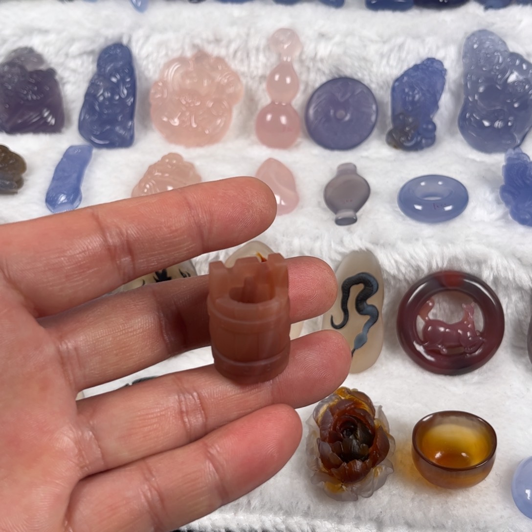 玛瑙吊坠未镶嵌紫绿玛瑙一统天下