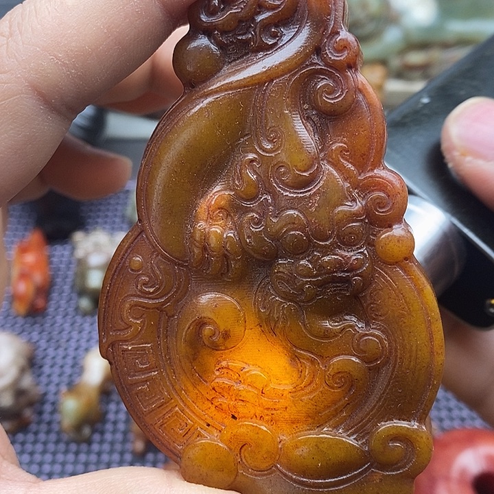 未镶嵌蛇纹石玉颈饰