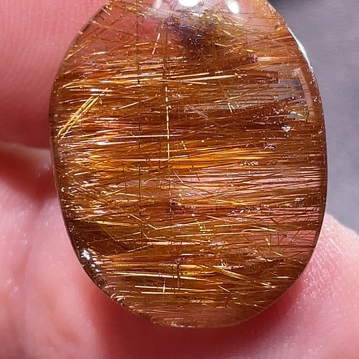 混***王未镶嵌发晶颈饰钛