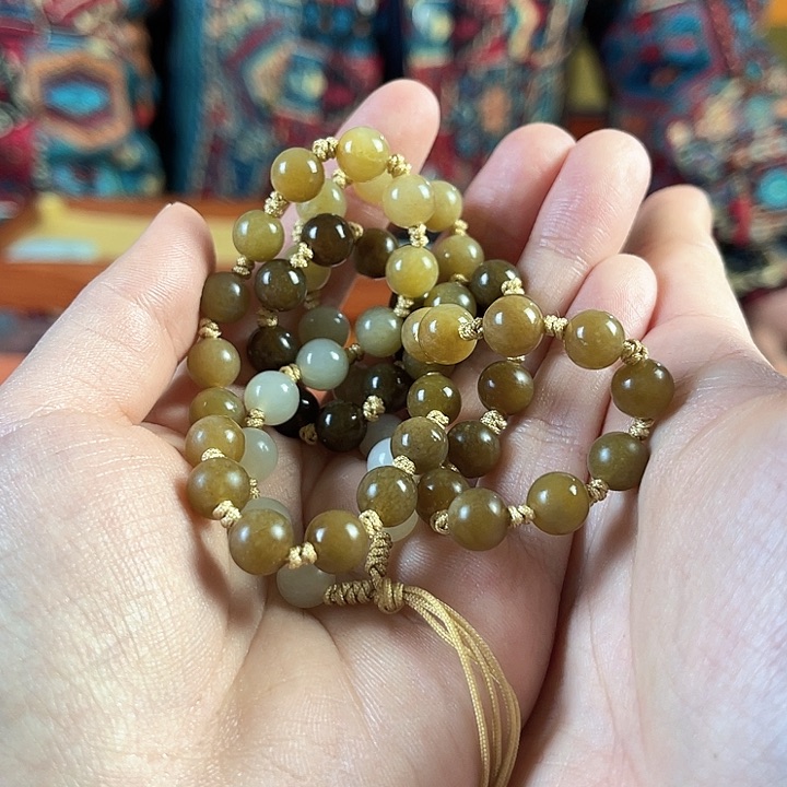 和田玉颈饰未镶嵌