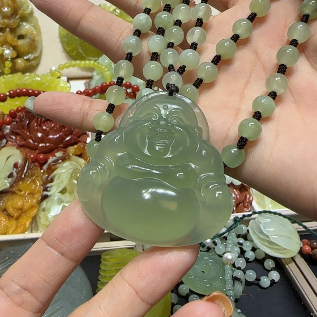 未镶嵌蛇纹石玉吊坠