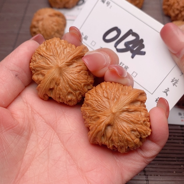 文玩核桃吊坠38正磨0134