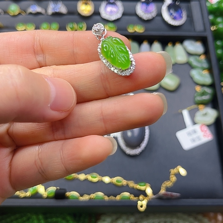 和田玉银S925镶嵌颈饰