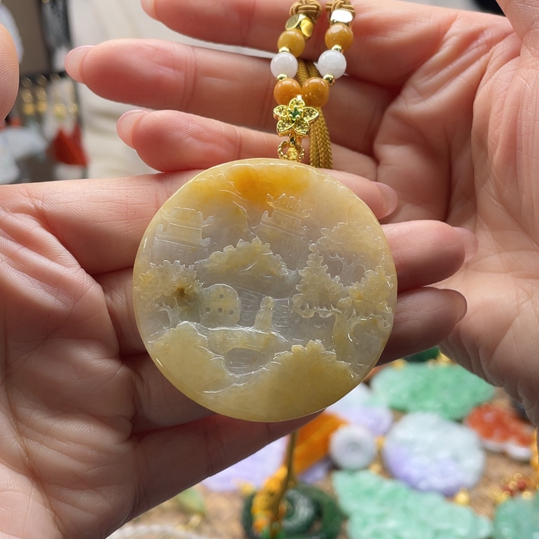 翡翠未镶嵌颈饰待编织