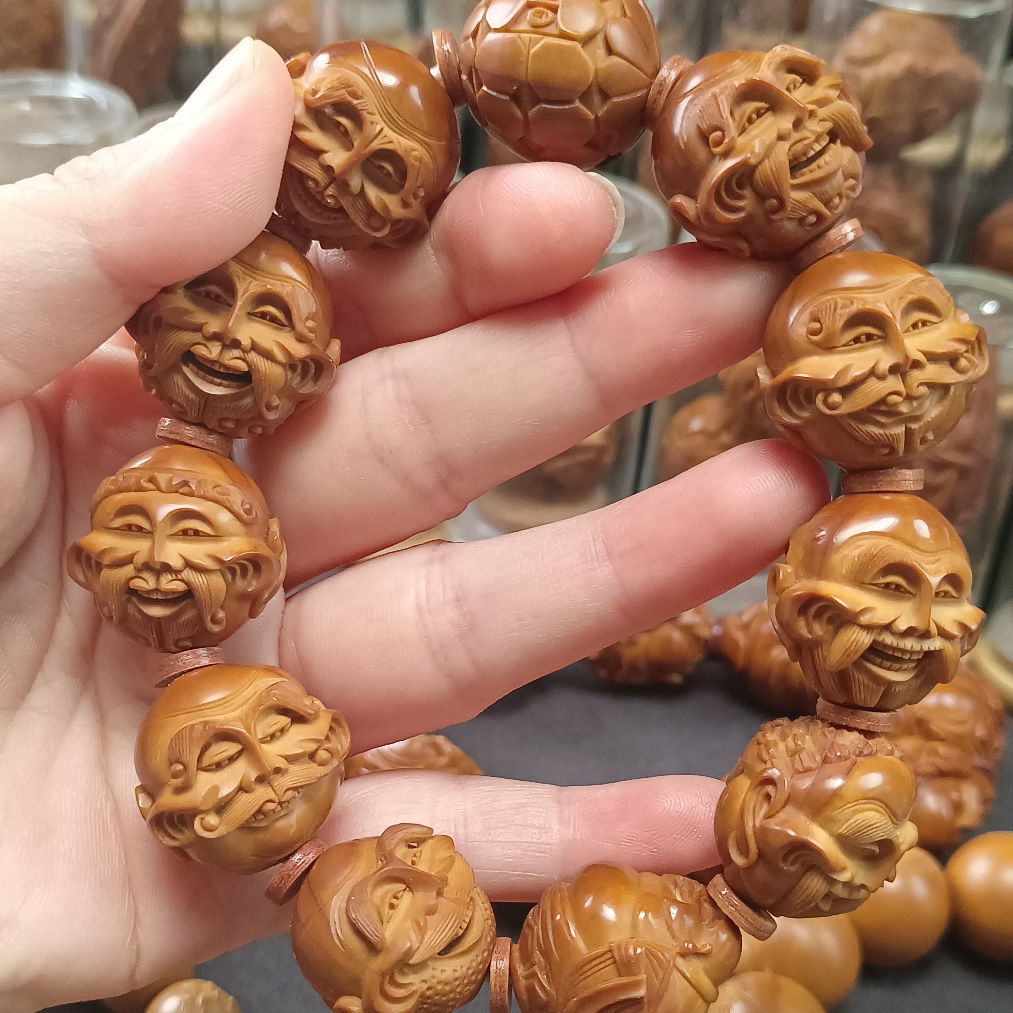橄榄核雕2.3尺寸慧明殷派十八罗汉