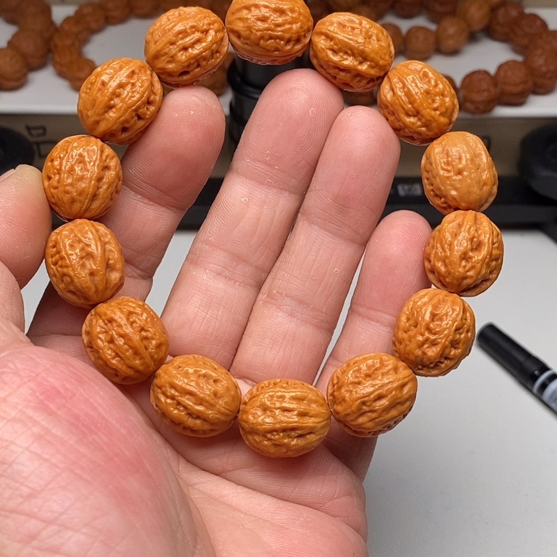 木质文玩核桃1.7八棱
