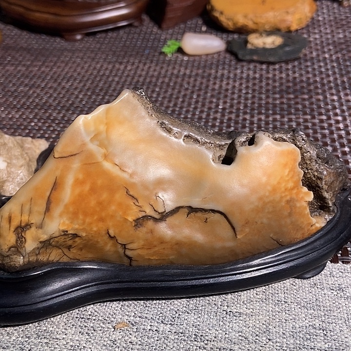 琉璃手工艺品他用自己独特视角诠释