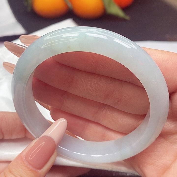 翡翠手镯未镶嵌58圈