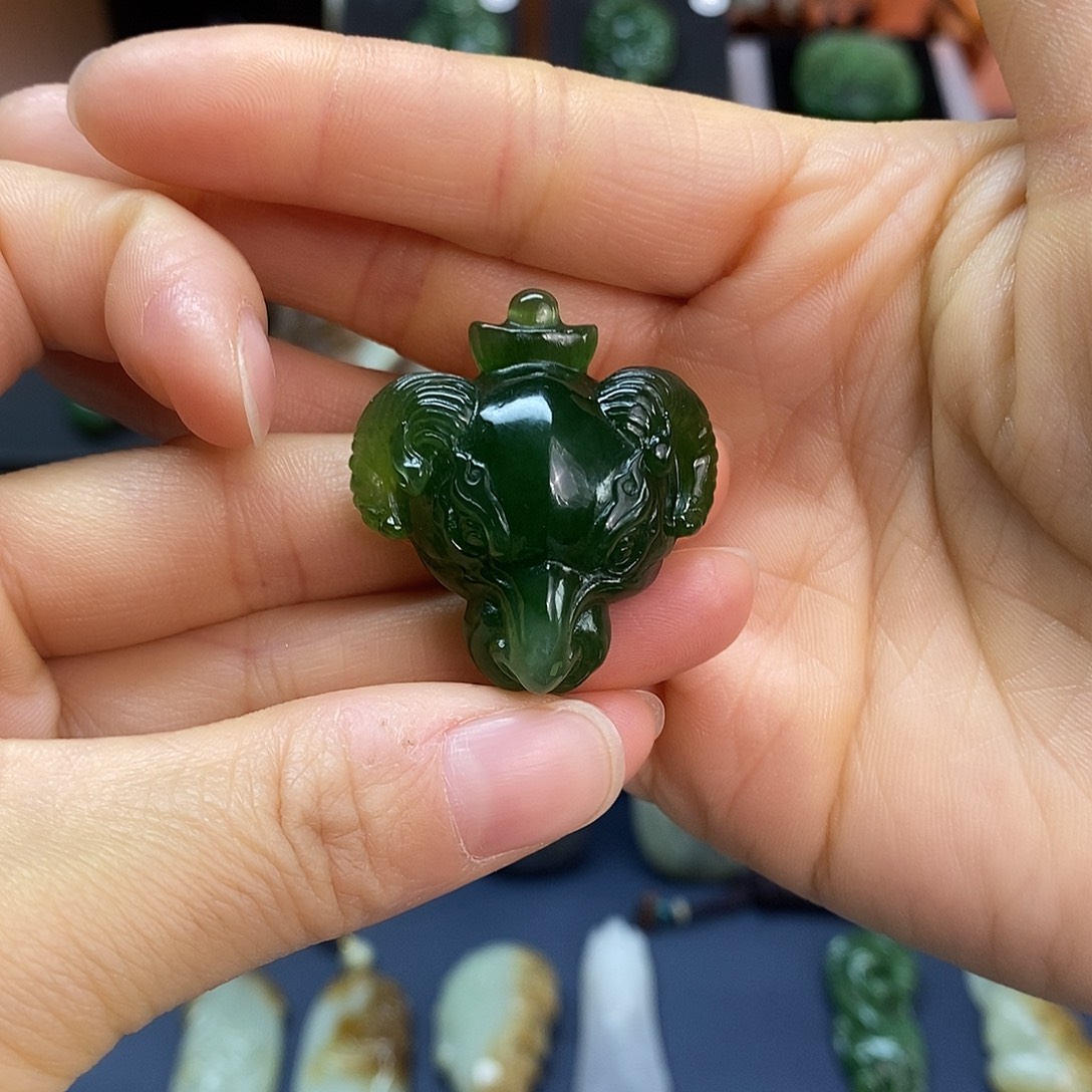 ꑒ****和田玉未镶嵌吊坠(不含链)