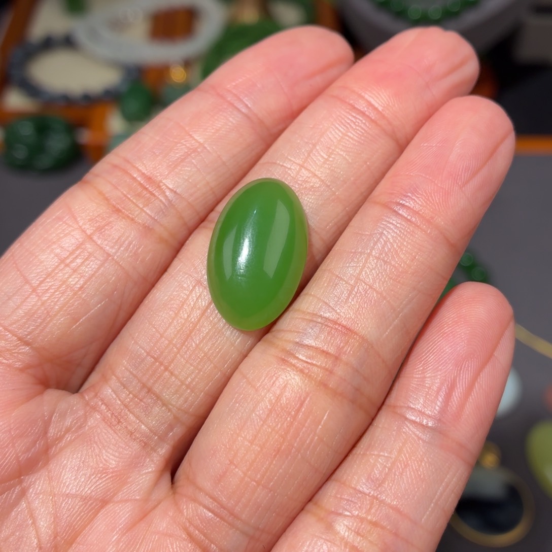 四***季颈饰未镶嵌和田玉