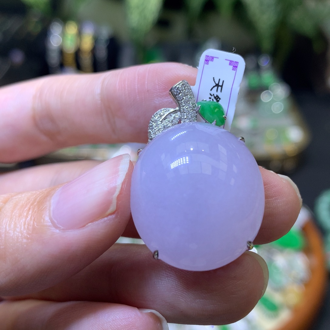 颈饰18K金镶嵌翡翠