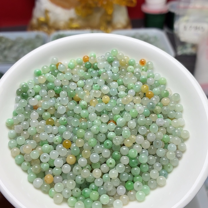 翡翠未镶嵌手链卡3.8冰三彩100个