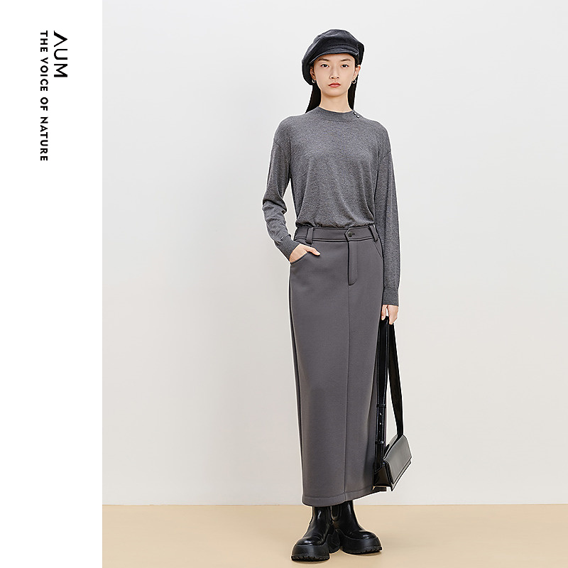 AUM/噢姆格雷灰圆领莱赛尔羊绒通勤修身打底毛针织衫女M1EG4SE6M
