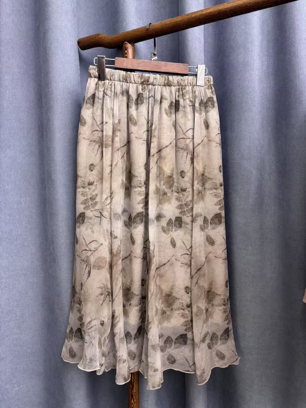 2025新款时尚百搭休闲桑蚕丝花色半身裙女H1615