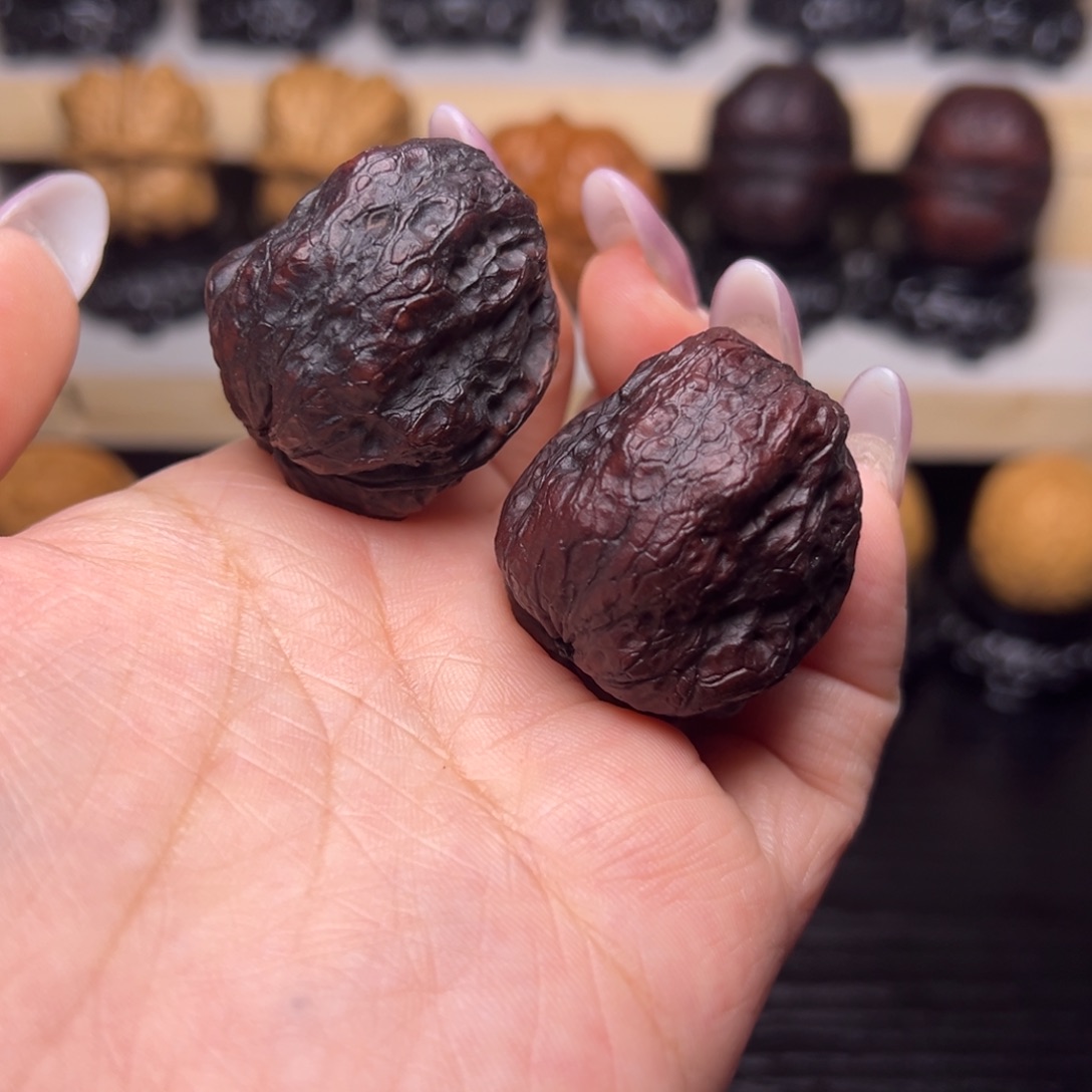 文玩核桃吊坠5z-------36尺（龙脊地闷）