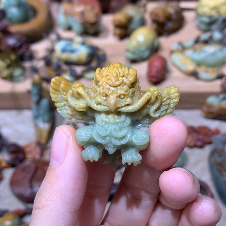 未镶嵌岫岩河磨玉（透闪石质玉）挂件吉***！