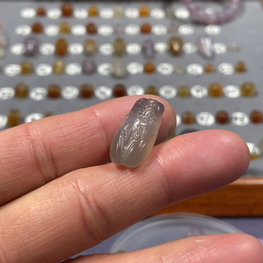 元***J玛瑙/玉髓合金颈饰蝉