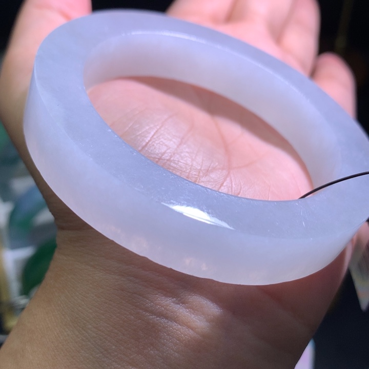 定制翡翠未镶嵌翡翠手镯